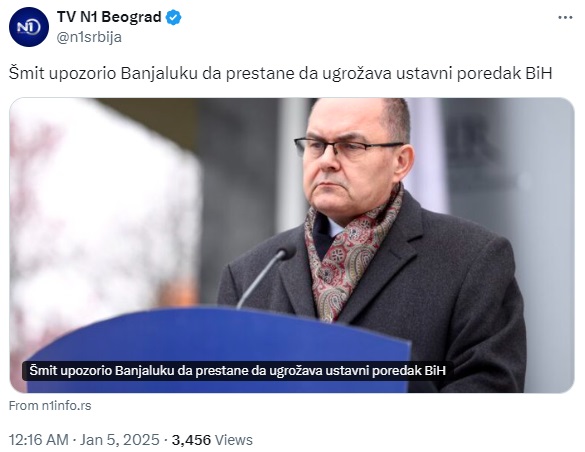 SasaRadulovich's tweet photo. Физичко лице Кристијан Шмит, немачки политичар, бивши државни секретар и министар, војник немачке државе, човек који тренутно без икаквог правног основа глуми високог представнка УН за БиХ, "поништава" и ""упозорава".

Највећа опасност по Босну и Херцеговину и све њене становнике, и православце и муслимане и католике, у последњих 200 година је немачка колонијална политика која би да обнови, али и да прошири Аустрогуарско царство коме су, пресудили Срби православци у првом светском рату, уз огромну жртву какву није поднео ниједан народ на свету: скоро трећу становништва.

Основ те аустроугарске, односно немачке политике, је да завади православце, муслимане и католике, да стври злу крв и да је одржава и потпирује. За ту политику је увек проналазила корисне домаће будале које су зарад личне користи промовисали ту погубну политику.

Немачка је директан инсипратор, организатор и кривац за ратове 90-тих. и уједно и највећи профитер тих ратова. Ово ће морати да уђе у уџбенике у Србији да сва деца знају. Не зато што треба да мрзимо Немце, јер немачки грађанин има утицај на политику Немачке колико и српски грађанин има утицај на политику Србије, већ зато да нам се не понови. Међутим пре него што уђе у уџбенике, мораћемо да отерамо немачку компанију која пише преко 90% уџбеника у Србији.

Немачкој политици никада до сада није, а вероватно јој никада неће ни требати складан живот православаца, муслимана и католика у БиХ. Нити јој треба уређен систем било где на Балкану, јер у уређеном систему нема места за њих. Африка је одличан пример како колонијалне силе доносе уређен систем у земљу коју би да експлоатишу. Све што су икада радили је било на штету свих становника наших простора, а искључиво у своју корист.

ЕУ на нашим просторима спроводи ову немачку политику зато што ЕУ политику на Балкану води Немачка и немачки политичари. Остале ЕУ земље нису заинтересоване претерано за наш простор. Последично, ЕУ не интересује уређен систем на Балкану. ЕУ интересује хаос, јер једино у хаосу могу да експлоатишу и контролишу наш простор.

Муслиманима у БиХ се подмеће преко медија и политичара да мисле да им је грађанин Немачке Шмит пријатељ који је ту да им помогне да се коначно обрачунају са својим "највећим" непријатељем, комшијама православцима.

А највећи непријатељ свих јесу разни Шмитови који већ 200 година прво доносе барту, а онда га и потпале. Разговор и договор међу православцима, муслиманима и католицима би било решење. Али авај, уз сву корупцију, непотизам, личну корист, алавост, подаништво колонизатору, све "НВО" и "медије који трују грађане свакодневно, тешко.

Решење је увек суверенизам, поштовање и договор у кући. Решење никада није, нити ће бити, грађанин Шмит.
