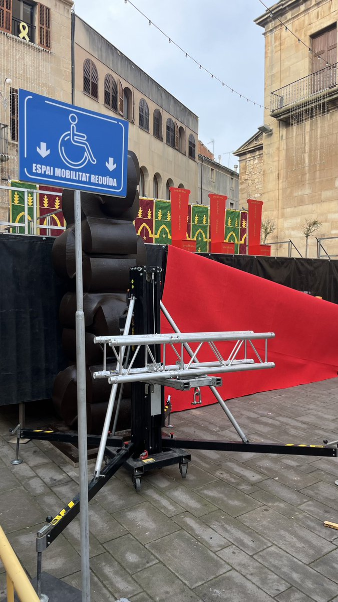 ℹ️ Enguany hi haurà un espai habilitat per a la gent amb mobilitat reduïda a davant de l’escenari dels <a href="/reismagstarrega/">Reis Mags de Tàrrega</a> 

⏰ Es recomana venir amb temps d’antelació per assegurar-se el lloc