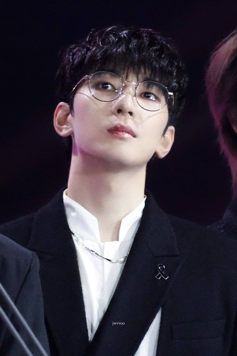 jwvvoo's tweet photo. 전원우 니 몇살이야ㅋㅋ https://t.co/v6d4PTcE4S