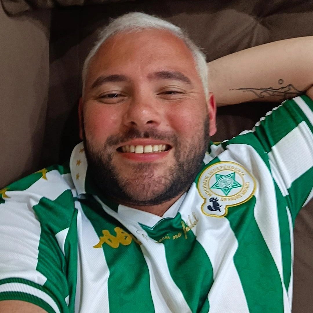 eulinguista's tweet photo. Minha estrela guia brilhando no céu, de Padre Miguel! A batida mais quente da Vila Vintém, só a gente tem! Prepare o seu coração que lá vem 💚🤍💚🤍 GRESMIPM
#NewProfilePic #GRESMIPM https://t.co/qOKGSWCv94