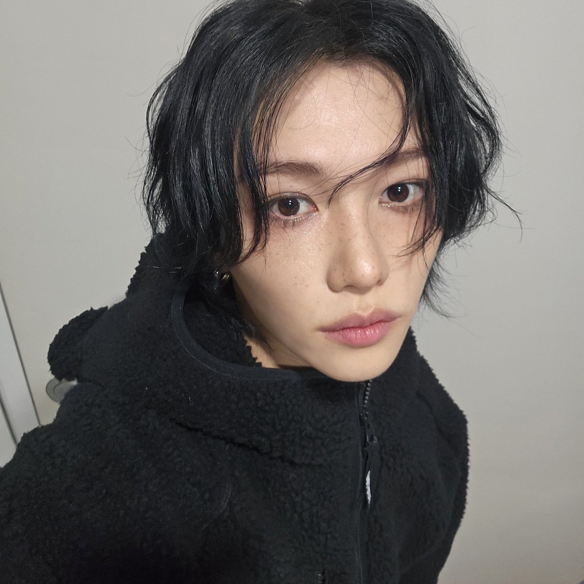 spearhyunnie's tweet photo. FELIX IS SO PRETTY 😭😭😭😭😭 https://t.co/lriMFgxw9c