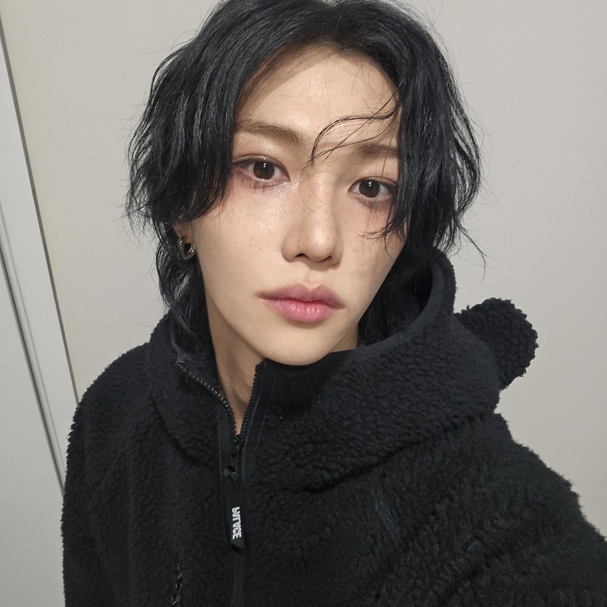 FELIX IS SO PRETTY 😭😭😭😭😭
