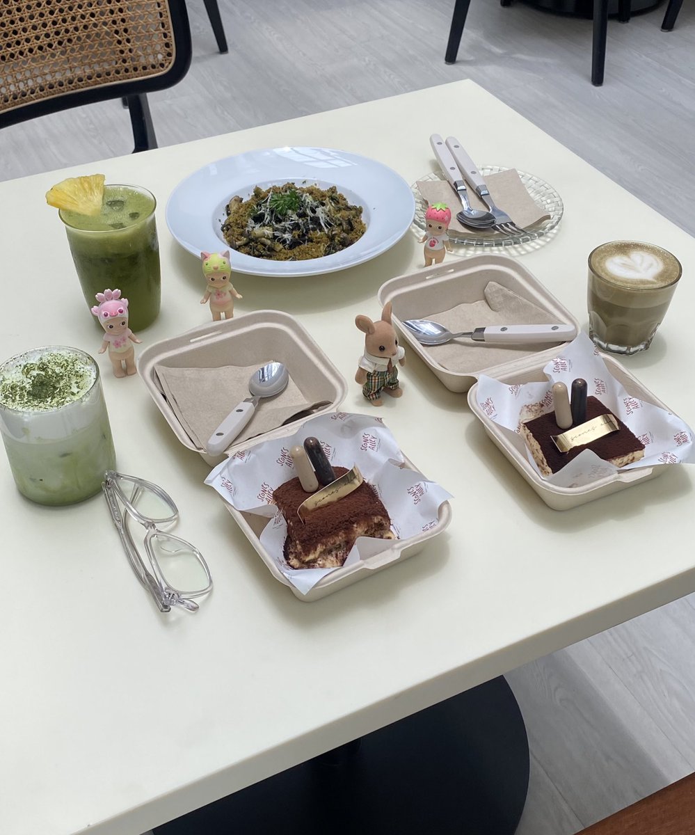 intobutter's tweet photo. intobutter core🛣️ (again) https://t.co/OYt3gfqkBu