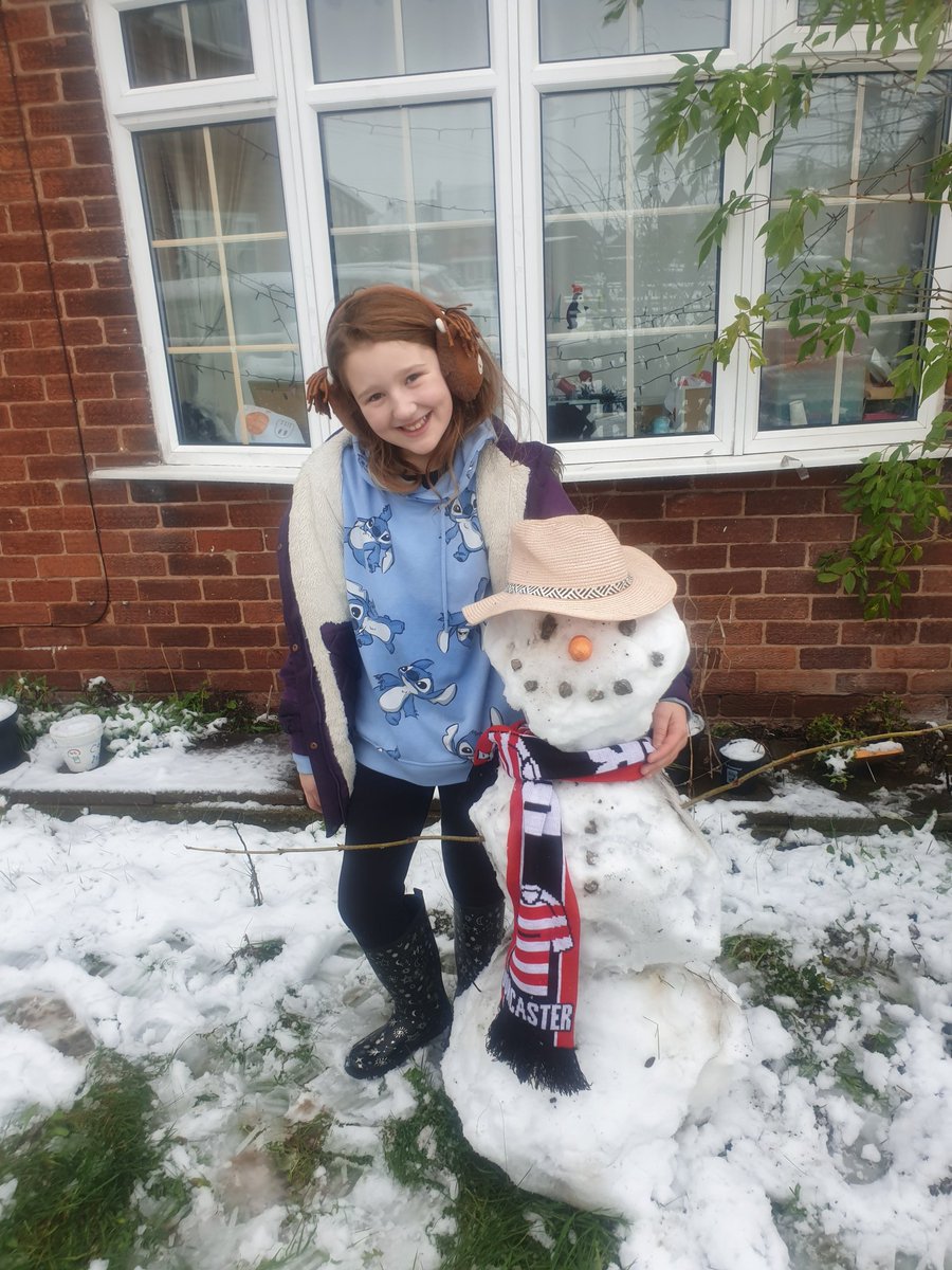 ImperioBellaL's tweet photo. @drfc_official frosty the rovers fan https://t.co/rIKPl5SZjr