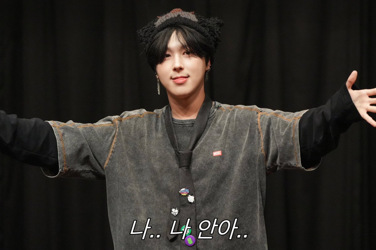 Memory_7iuk's tweet image. 💙기욱이가 이렇게 보임🐶