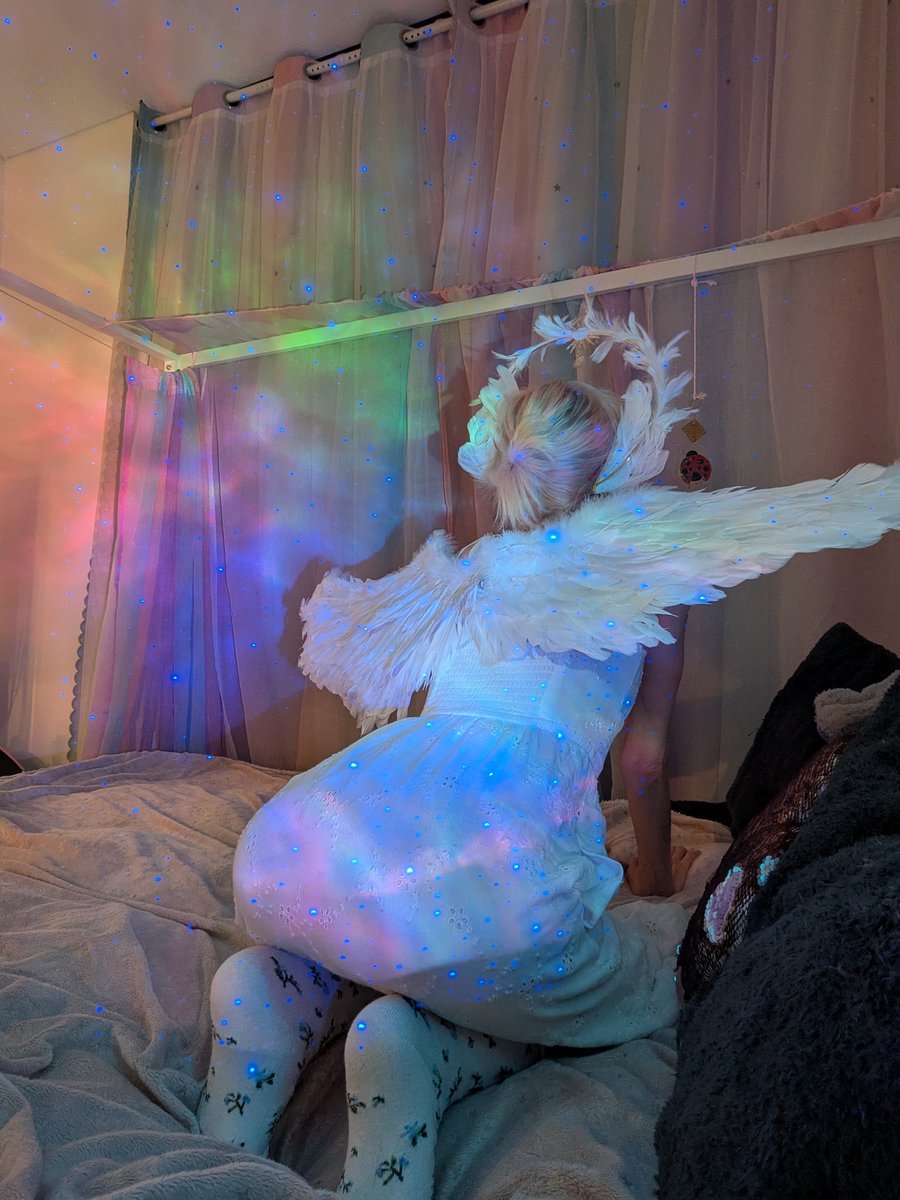 SSplosion's tweet photo. Sweet angel 🍬🪽
•☆•♡•☆•
Swipe to see 🍑👉🏻🫦😏
|•☆•♡•☆•|
#angel #makeup #galaxylight #halo #white #whitedress #petite #petitegirl #christmasangel #egirl #altgirl #girlswithpiercings #pastelemogirl #glasses #girlswithglasses #ethereal #septum #stockings #fishnets https://t.co/LaG4Ru62cG