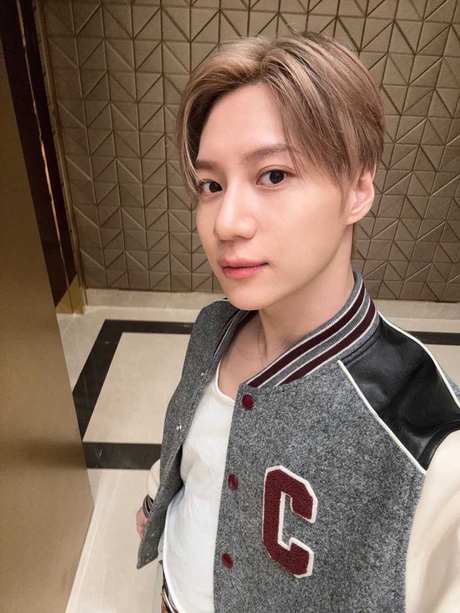 Taemin_Xoalsox_'s tweet photo. [#태민] 📸

2024-25 TAEMIN WORLD TOUR [Ephemeral Gaze] In MACAU & The 5th Mini Album 'ETERNAL' 발매 기념 마카오 팬사인회 완료👀♾️

태민이가 더 빛날 수 있게 늘 밝은 빛을 모아주는 탬메이트❕항상 고마워요✨💖
올해도 태민이와 함께 행복한 기억 가득 채워가요🍀

#TAEMIN
#WORLD_TOUR 
#Ephemeral_Gaze
#ETERNAL
