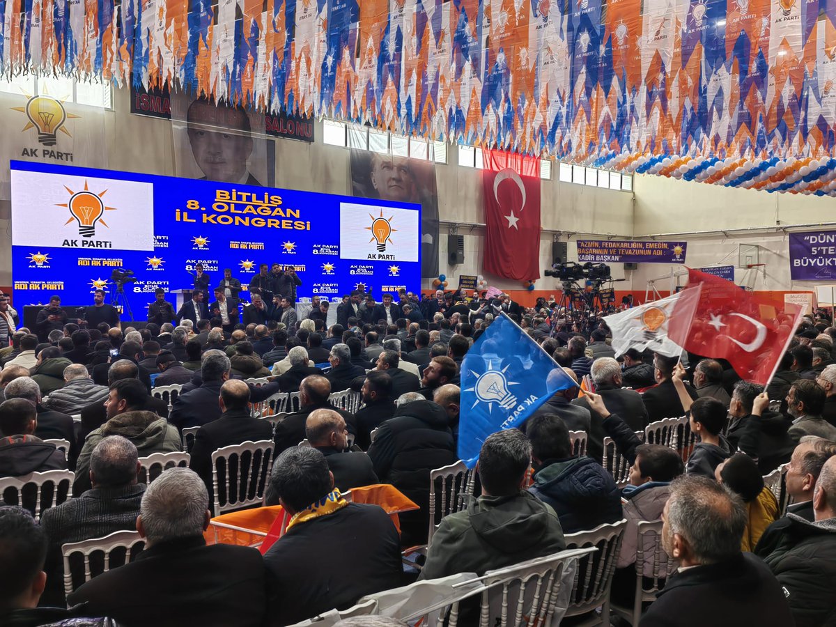 midyatarmar's tweet photo. AK Parti Bitlis 8. Olağan İl Kongremizi büyük bir coşku ve heyecanla gerçekleştirerek, Bitlisli kardeşlerimizin coşkusuna ortak olduk.

Bitlis İl Başkanımız Sayın Kadir Köstekçi ve yönetimini tebrik ediyorum. 
#AkParti https://t.co/TOG1cZyxgH