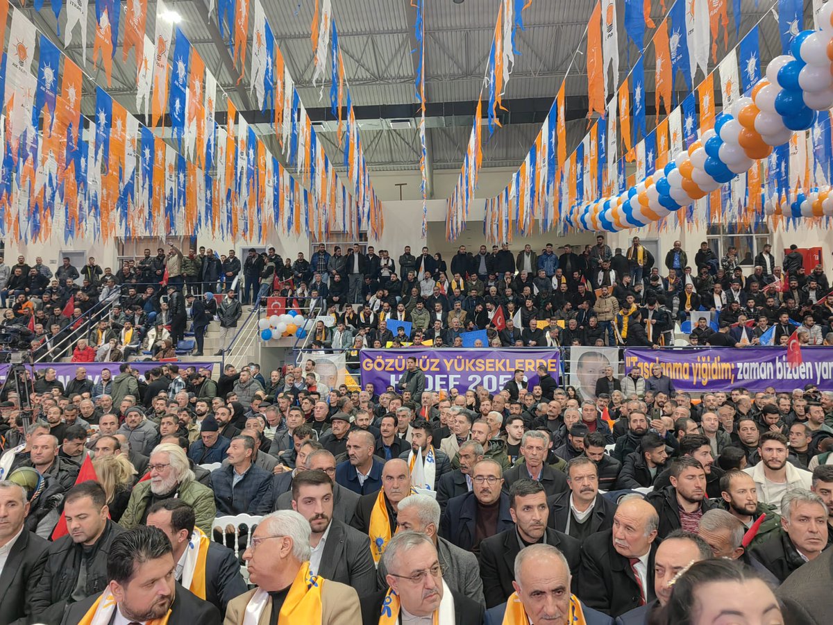 midyatarmar's tweet photo. AK Parti Bitlis 8. Olağan İl Kongremizi büyük bir coşku ve heyecanla gerçekleştirerek, Bitlisli kardeşlerimizin coşkusuna ortak olduk.

Bitlis İl Başkanımız Sayın Kadir Köstekçi ve yönetimini tebrik ediyorum. 
#AkParti https://t.co/TOG1cZyxgH