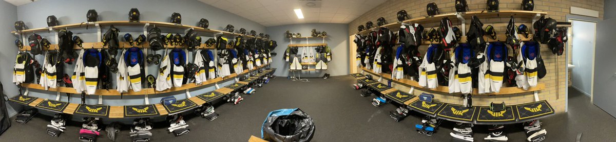 Helgens andra match. Inte lika tacksamt som mot Frölunda. Men i HVs C-hall har rätt bra rum