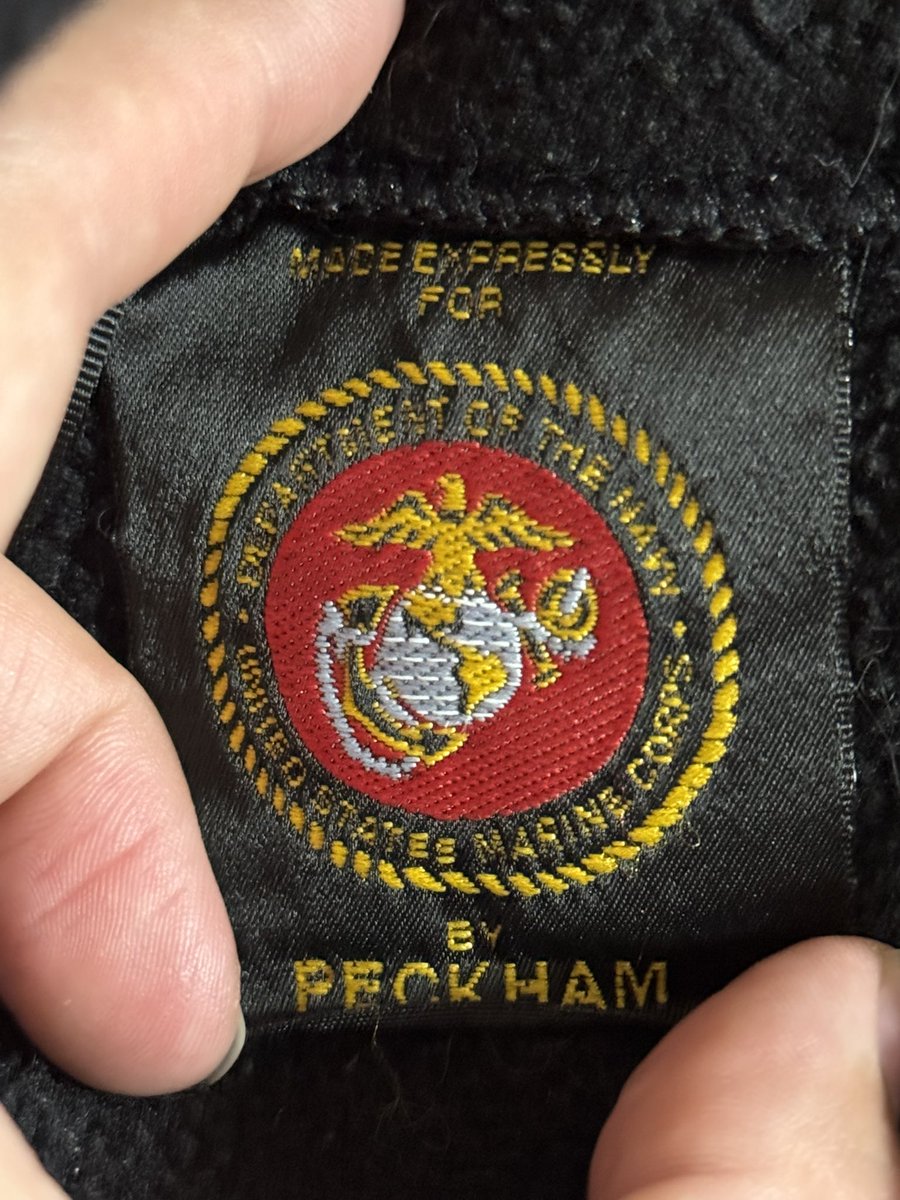 LII00604165's tweet image. ECWCS GEN2 フリース（仮称）
真偽は分かりませんが、せっかくなので着てみました。
なんとも、違和感の多いフリースです。

POLATECの主張が激しい
タグ？がアメリカ海兵隊....などなど
NSNナンバーもおかしく、違和感

ご存知の方お知恵お貸しください。

#ECWCS
#アメリカ海兵隊
#ミリタリー
#古着