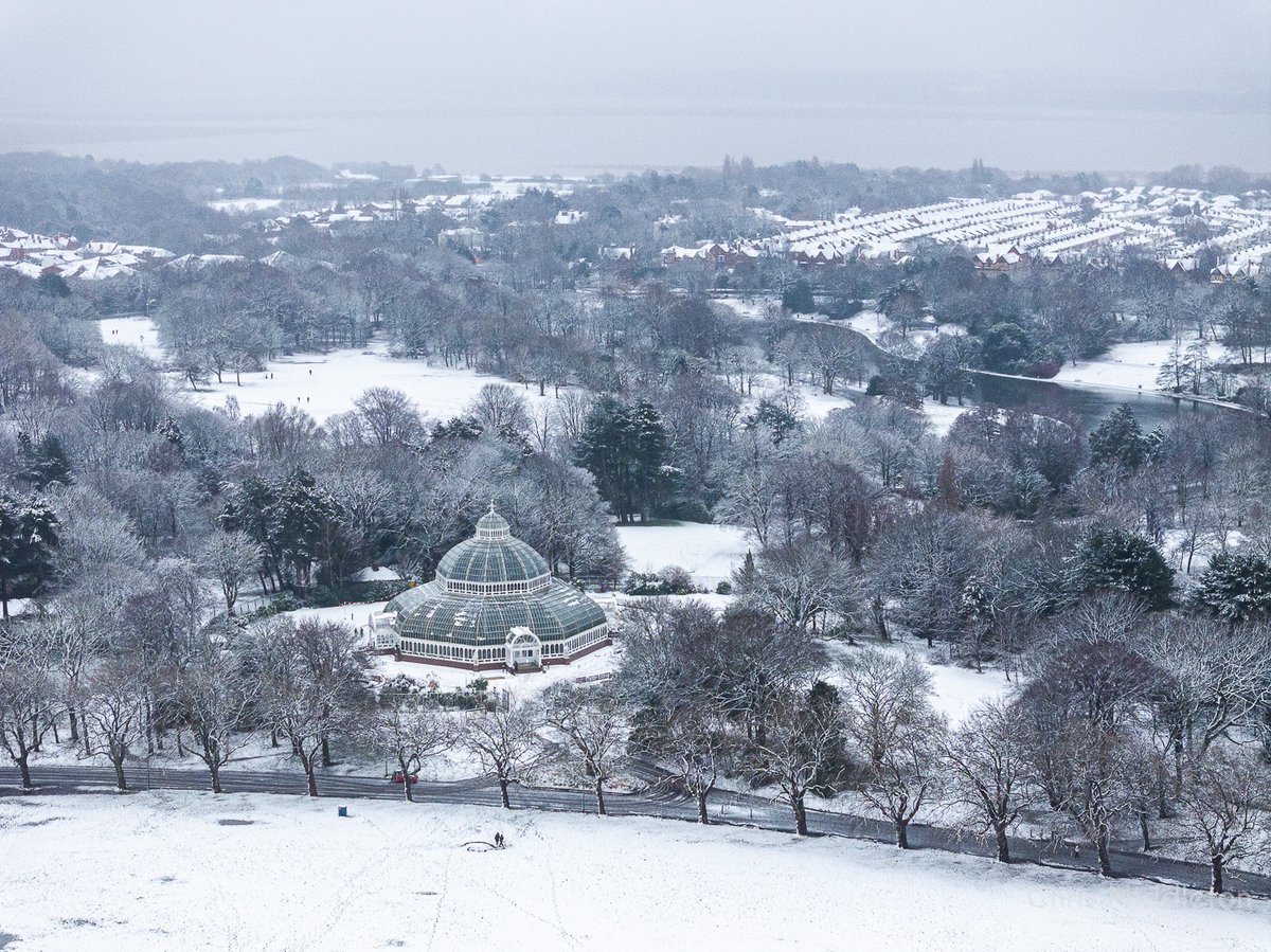 Sefton Park looks like a winter wonderland this morning. Happy snow day and take care.
#ThePhotoHour #StormHour #photography