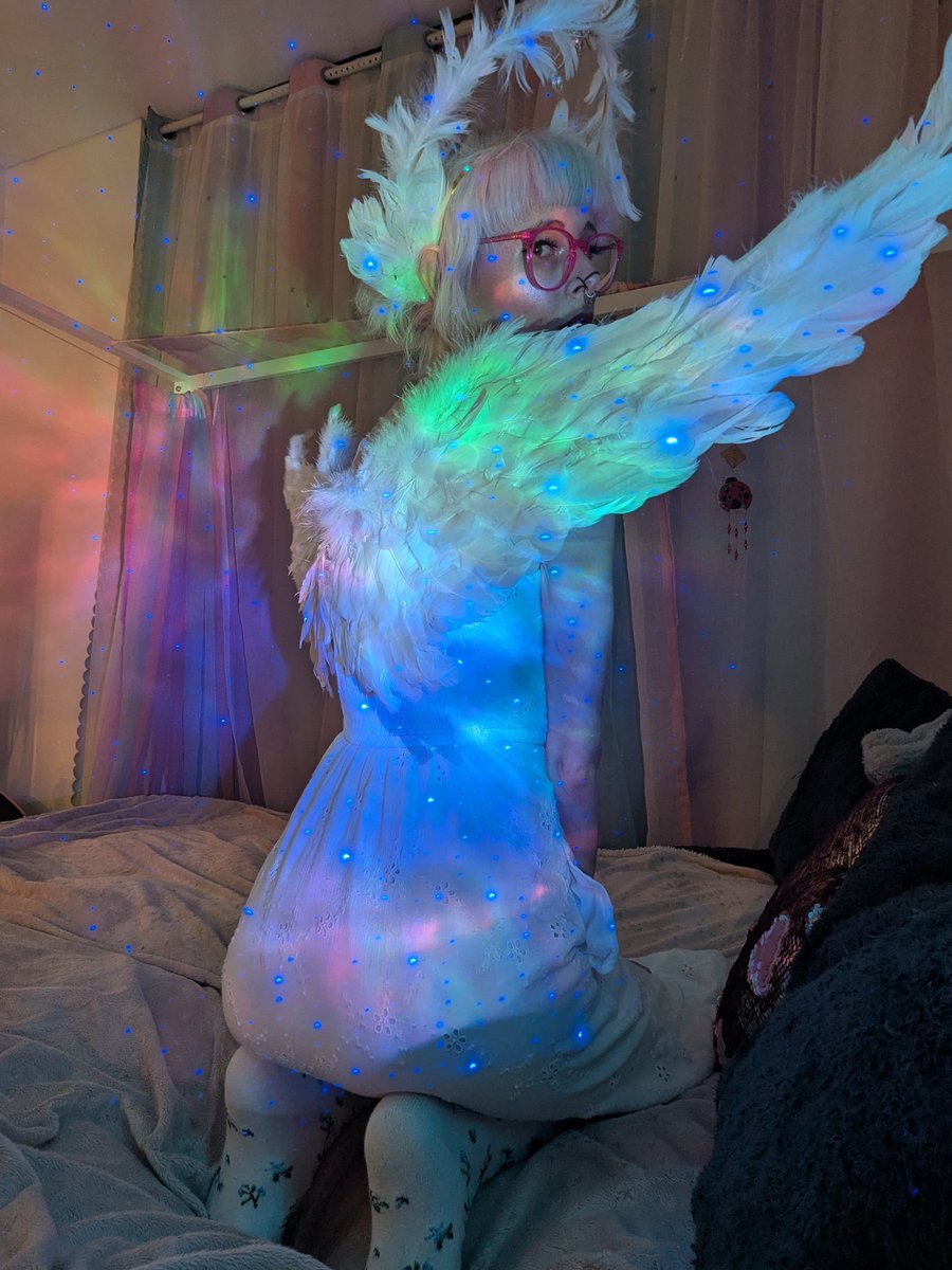 SSplosion's tweet photo. Happy New Year's! 🎉✨🥳🎊 What's your new year's resolution? Mine is to drive more, be happier and start studying! 
|•☆•♡•☆•|
#angel #makeup #galaxylight #halo #whitedress #petite #christmasangel #altgirl #girlswithpiercings #girlswithglasses #ethereal #fishnets #lingerie https://t.co/xwwpVtoSpI