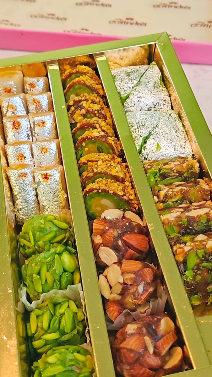 dard_e_disco_'s tweet photo. Random sweet/dessert picture.
#TooSweetToHandle https://t.co/FJKLde8lGi