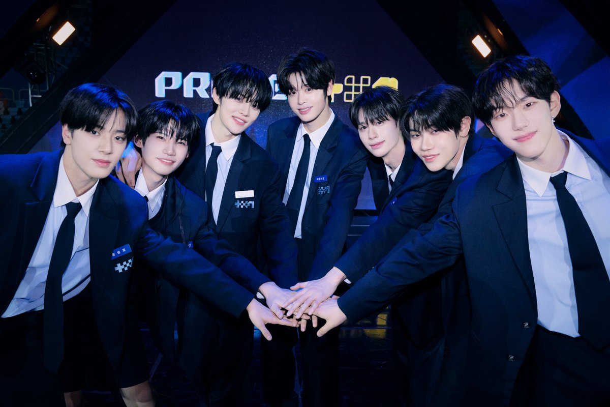 npomvtt's tweet photo. CLOSE YOUR EYES, boygroup formado no reality "PROJECT 7", aparentemente terá um contrato de 3 anos. https://t.co/CQTzNKaCMP