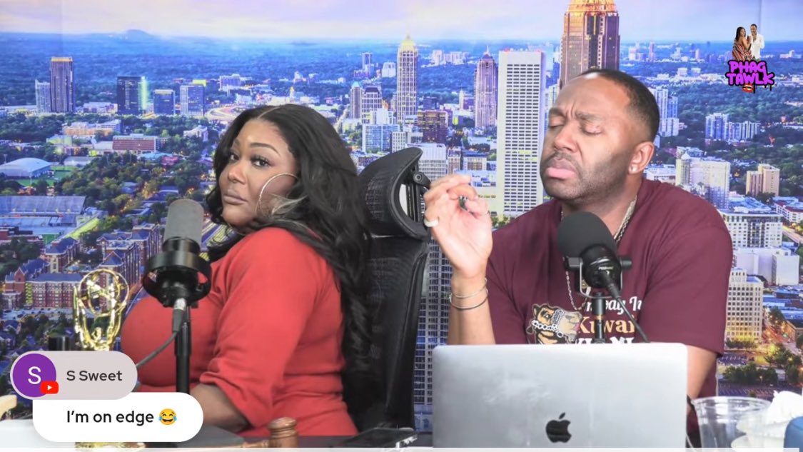 bx3ltd's tweet image. The pics that say it all without saying a damn thing
#Maddieinthemorning
#Phagtawlk