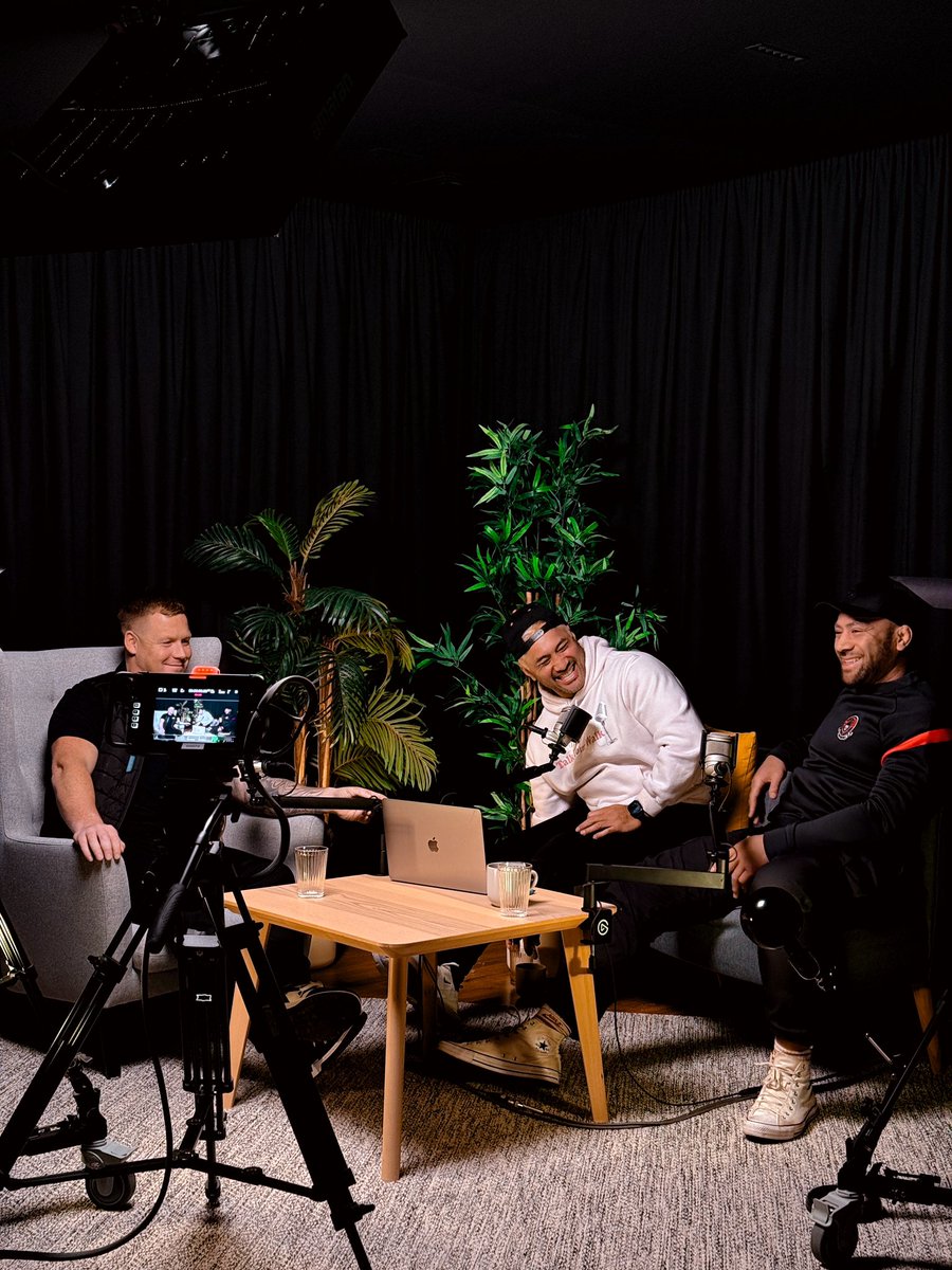 WakefieldPodstu's tweet photo. 🎙️ Your voice. Our expertise.

At Wakefield Podcast Studios, we don’t just edit podcasts—we help them stand out:

🔥 Short-form content to spark interest

🎧 Long-form edits for seamless storytelling

🎨 Thumbnails that grab attention

📤 Upload support to get your podcast out https://t.co/mDW6xPvhiv