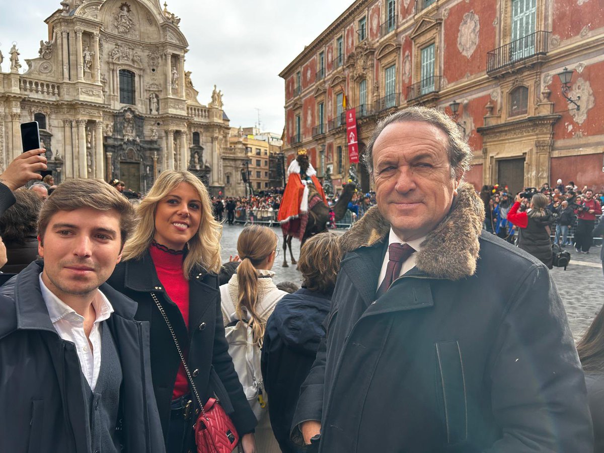 VOXAytoMurcia's tweet image. ¡Llegan los Reyes Magos a #Murcia!

Todos los niños del mundo celebran ya que el Niño Jesús ha nacido.

#Cabalgata 
#ReyesMagos 
#FelizNavidad