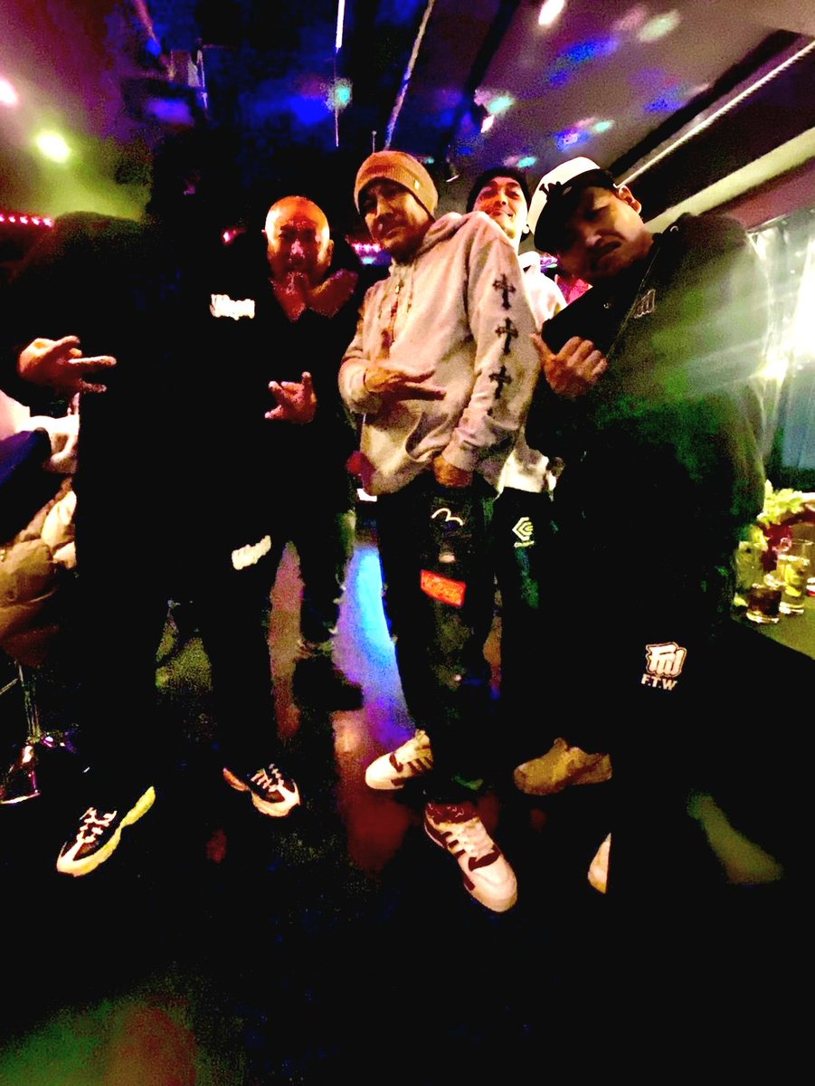 GDXakaSHU's tweet photo. 池袋Bar WESTSIDE🎵🍻新年早々 皆さんありがとう🍺 今年もヨロシク　気軽に1杯来て下さいね 美味しいカレー🍛も有ります お酒飲めない方も是非😁　池袋と言えば　WESTSIDEでしょ🔥 https://t.co/AD9srhc60u
