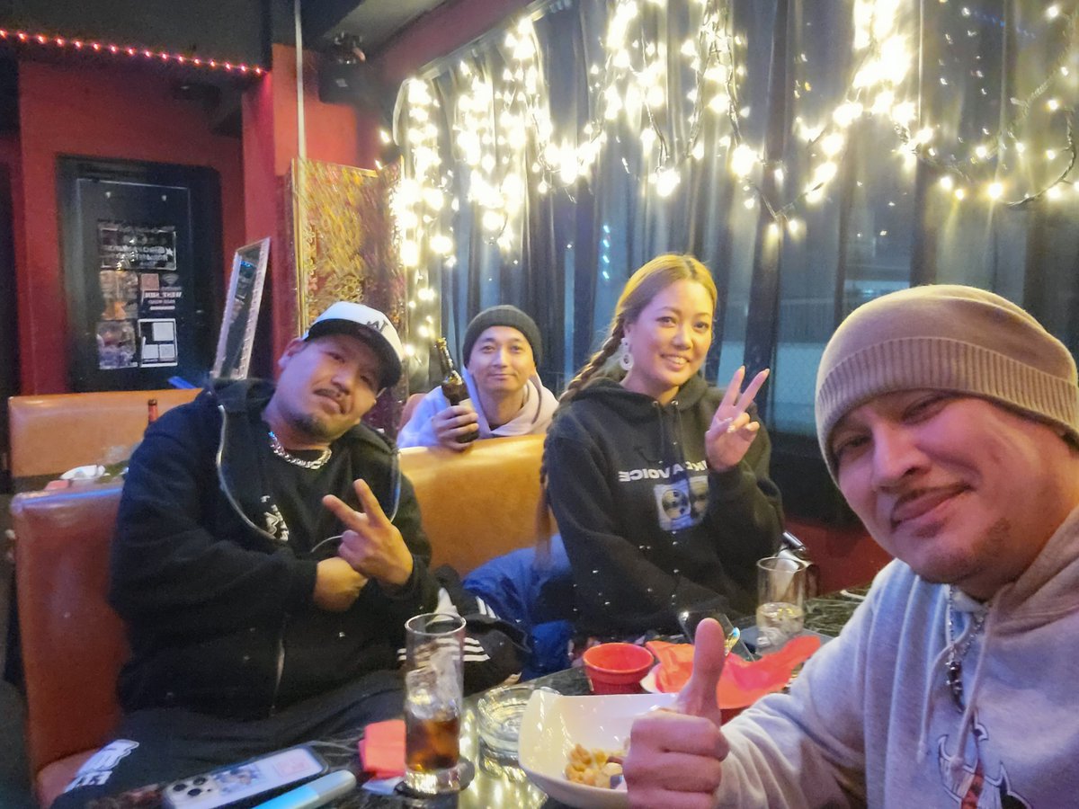 GDXakaSHU's tweet photo. 池袋Bar WESTSIDE🎵🍻新年早々 皆さんありがとう🍺 今年もヨロシク　気軽に1杯来て下さいね 美味しいカレー🍛も有ります お酒飲めない方も是非😁　池袋と言えば　WESTSIDEでしょ🔥 https://t.co/AD9srhc60u