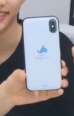 minunivers's tweet photo. SEUNGMIN OLD PHONECASE 😭😭😭 https://t.co/Fm1JO8nBwj