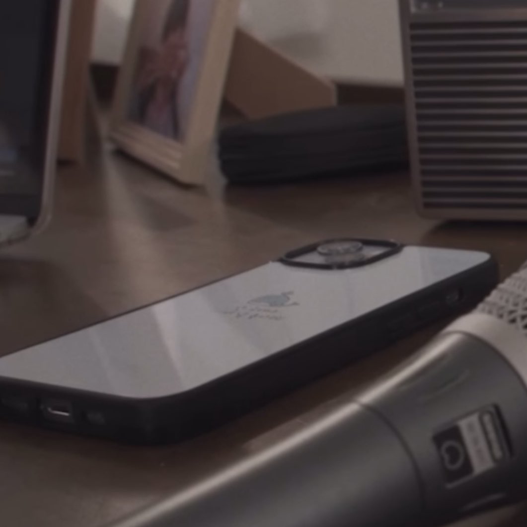 minunivers's tweet photo. SEUNGMIN OLD PHONECASE 😭😭😭 https://t.co/Fm1JO8nBwj