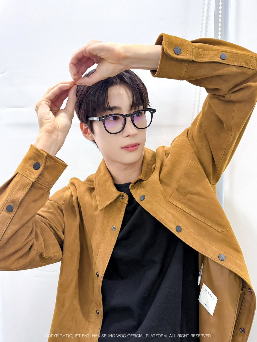 swoovely's tweet photo. handsome cutie 🤎 https://t.co/ulxtzfTdFU