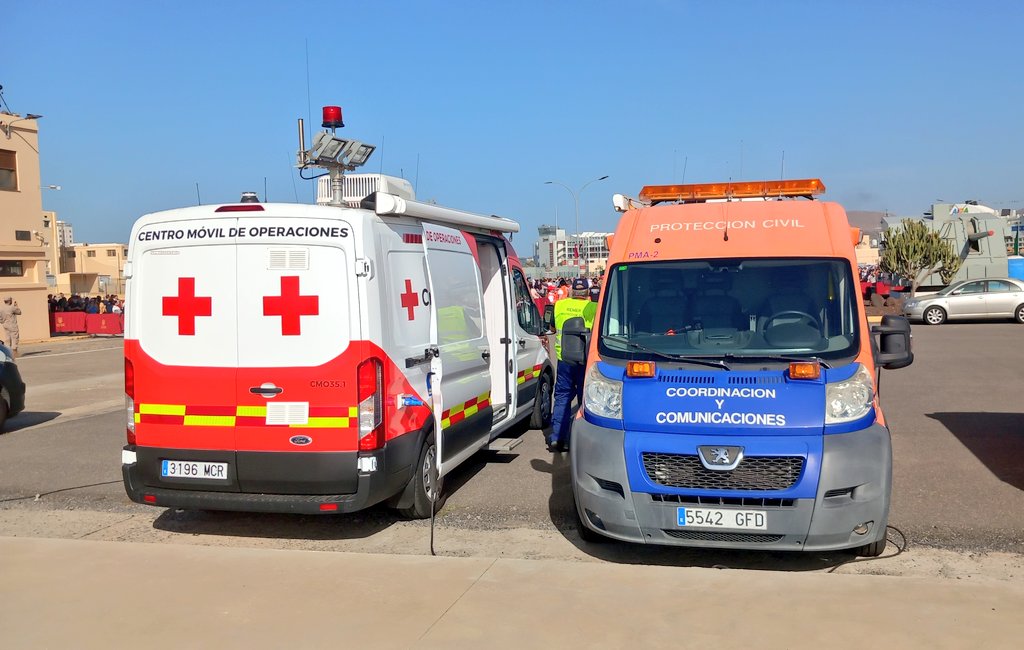ProteCivilLPA's tweet photo. Comenzamos el día de la ilusión con la llegada de SM #reyesmagos2025 a la base naval @Armada_esp
Dispositivo de riesgos previsibles integrado por @ProteCivilLPA @PoliciaLPA #UTSE @CruzRojaLP @policia @CGPCanaria #REMER @proteccioncivil
#Prevención
#EventoSeguro
#ProtecciónCivil https://t.co/xA5ir2FMPv