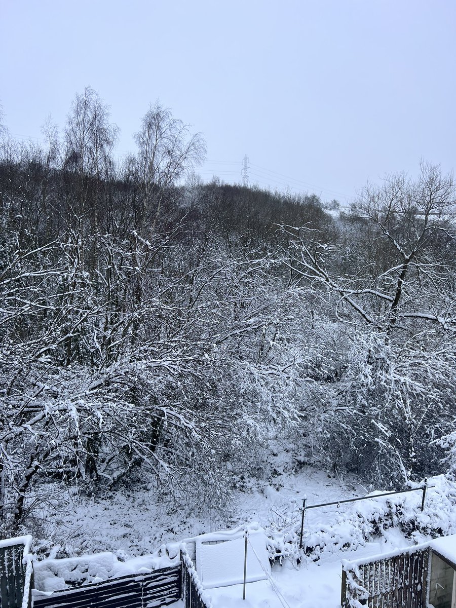 Garrythehat's tweet photo. Whiter than it was!
#snowin https://t.co/ERXK6nAn61