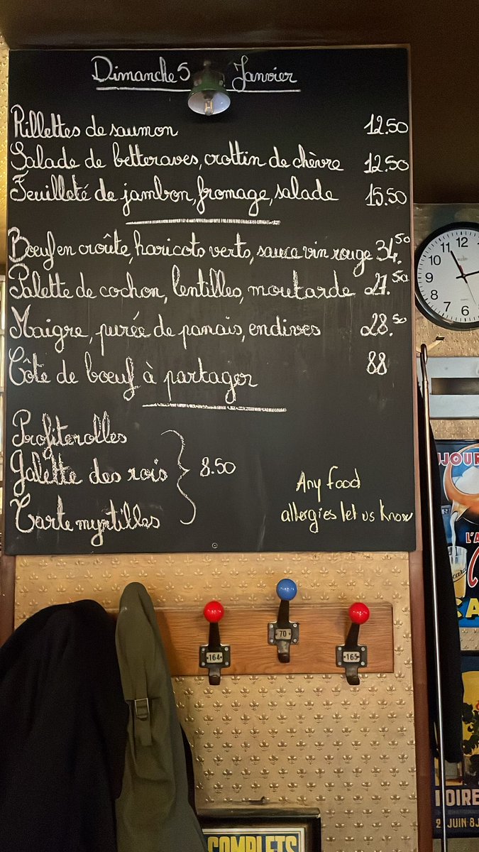 Voici le menu de ce dimanche midi. Bon appétit!