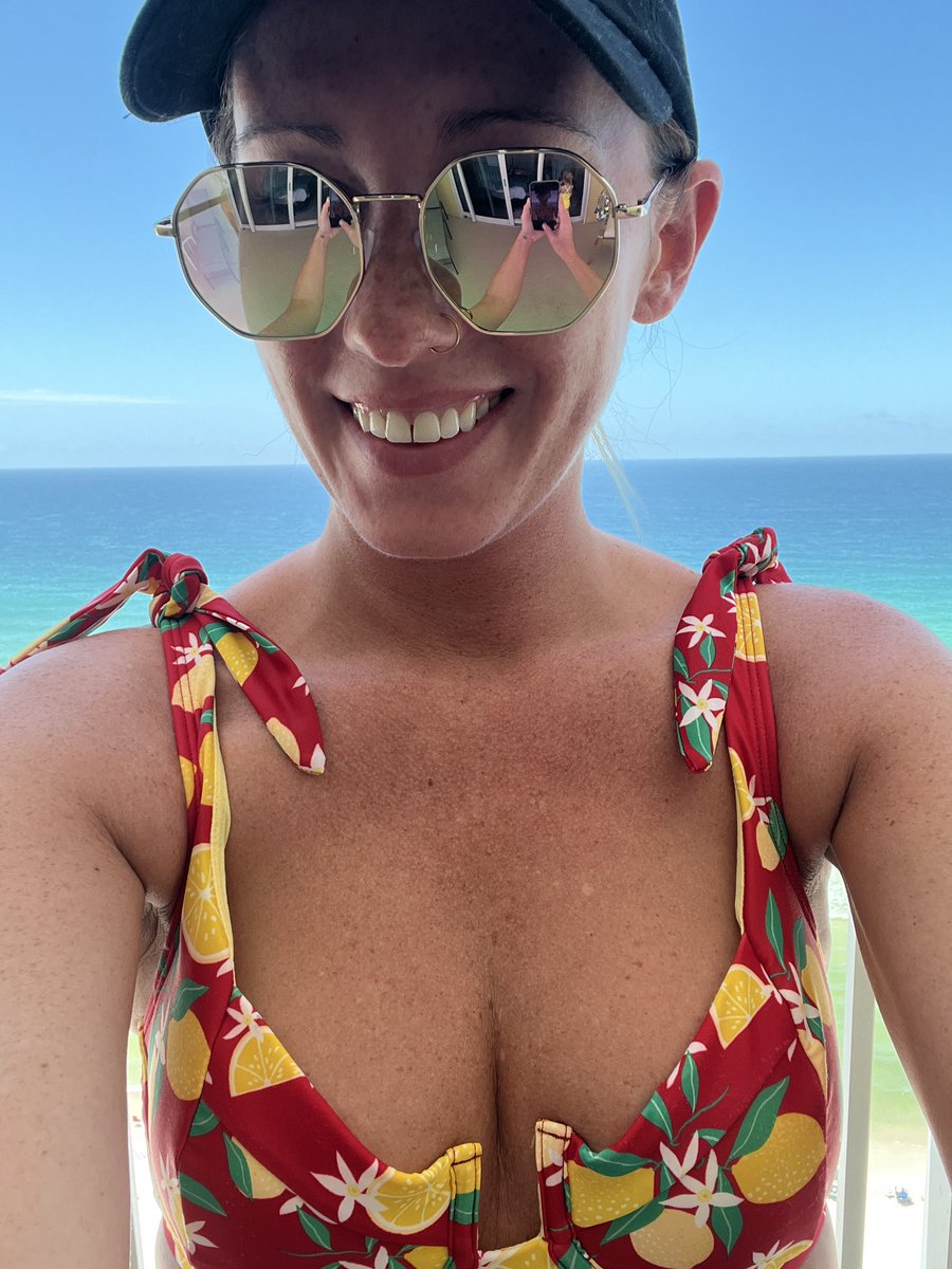 SlowBumzy's tweet photo. This snowstorm has me yearning for the beach! Take me back!!!! 😩☀️🌊

#beachlife #snowstorm #warmmeup #twitch #twitchstreamer #twitchaffiliate #streamer #momlife #streamermom #streamergirl #bikini #takemetothebeach #ihatewinter https://t.co/Ndaa5A91Jo
