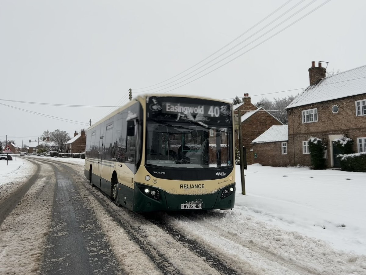 paul_wood91's tweet photo. A snowy Sunday morning here in #NorthYorkshire - but the heating is on and the roads are slowly improving - and we’re out there getting people where they need to be!
#TeamReliance https://t.co/zhI8agH5Cm