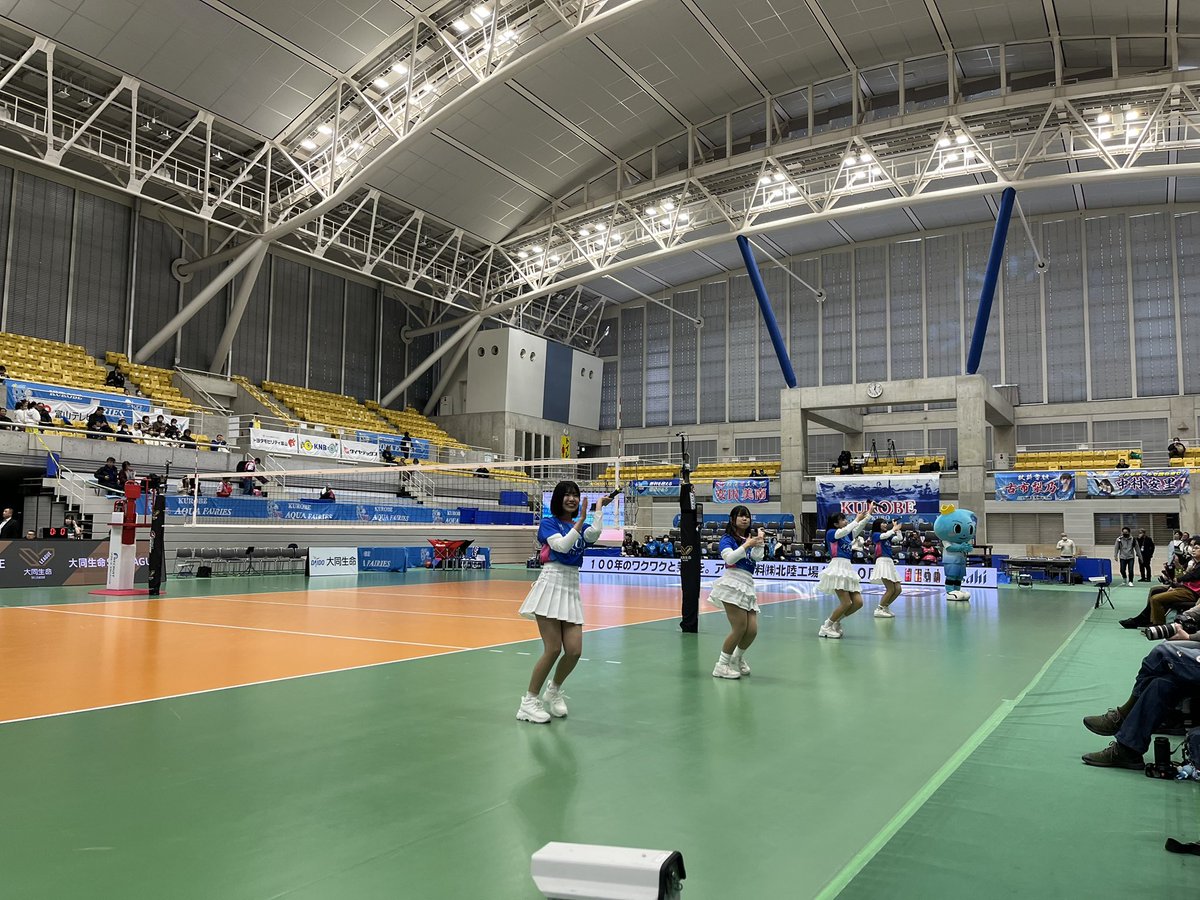 withyou_123hey's tweet image. ほくりくアイドル部にPUPPYSに
アクアの応援、豪華すぎませんか？？
しかも、キレッキレ✨️

そして、みんないつでもどこでも
元気に声をかけてくれて挨拶してて
凄すぎます😳

力強すぎ！
これからもよろしくお願いします🙏

#KUROBEアクアフェアリーズ富山 
#ほくりくアイドル部 
#PUPPYS