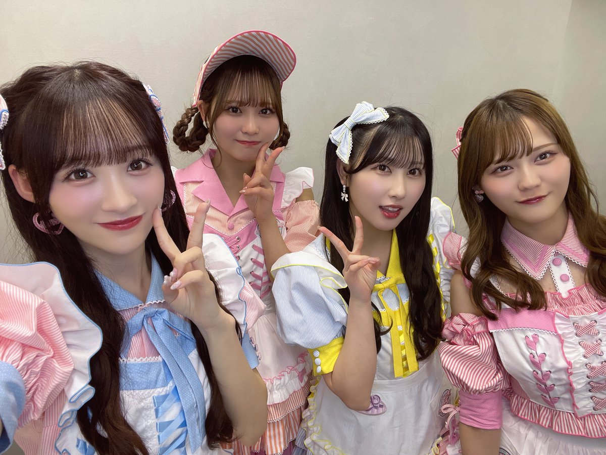 ダイナー衣装ほんと可愛かった！！(*´｀*) SHOWROOMアワードのお祝いを