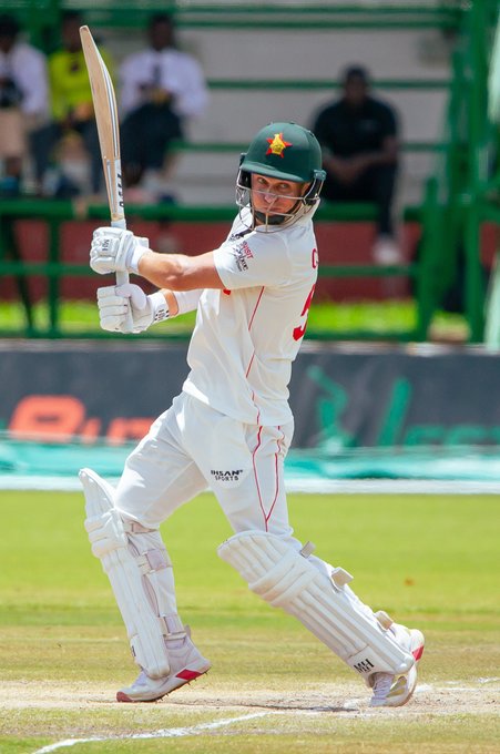 𝗗𝗮𝘆 𝟰 - 𝗦𝗲𝘀𝘀𝗶𝗼𝗻 𝟮: Zimbabwe - 27/0 after 10 overs, need 251 runs to win!  📹 Credits: Twitter/ZimCricketv