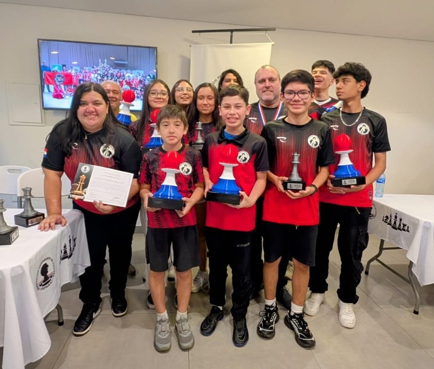 kaissapy's tweet photo. El día de ayer se llevó a cabo la premiación anual de la @feparaj 
Se realizó por 1° vez en 🇵🇾
Con mucho orgullo les comparto que con nuestra Academia de Ajedrez ganó el premio de "Academia del Año", además varios alumnos fueron reconocidos ayer por su gran año 2024 @Kropff69 https://t.co/hX5fkSZC1q