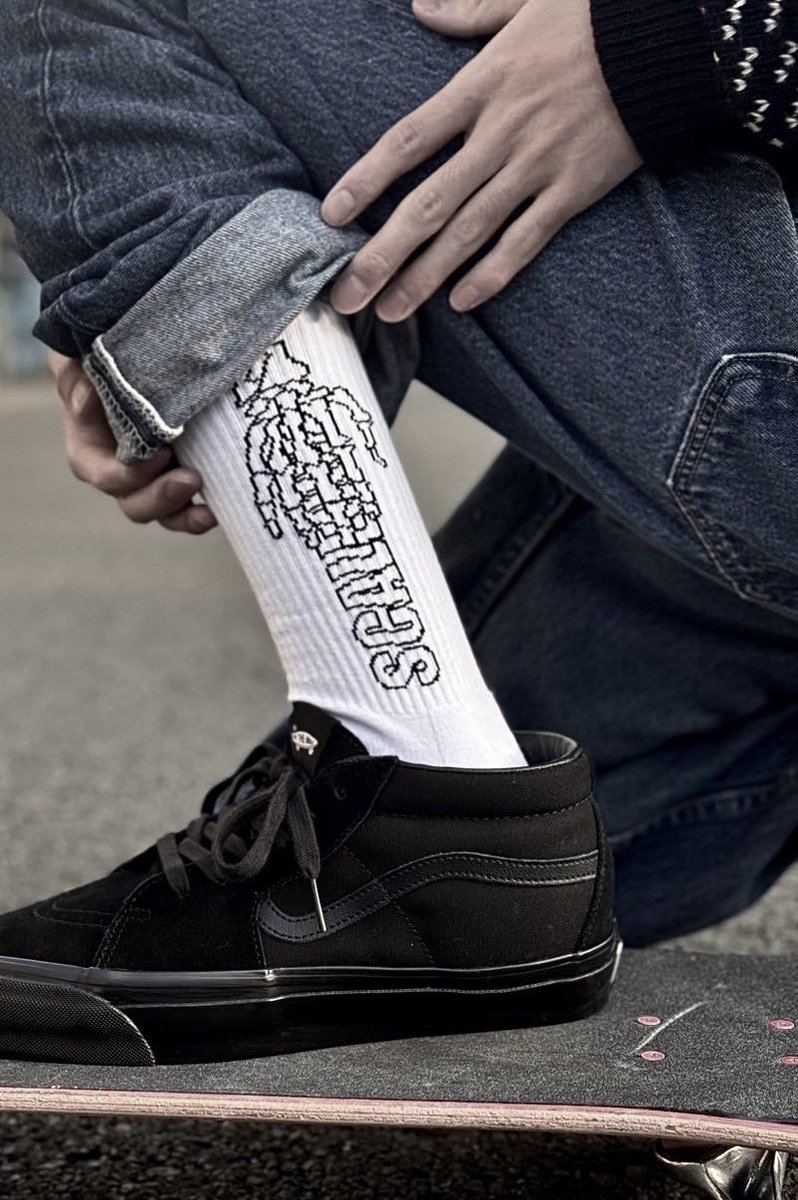 SCALEOUT_info's tweet photo. 【GOODS】

BONE LOGO SOCKS

design by @r04hate

1月11日自主企画から会場限定販売開始！ https://t.co/P8uZ7cdhsb