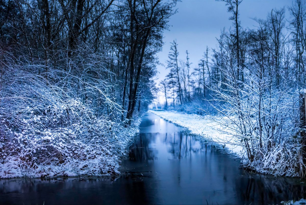 weerverteller's tweet photo. Het is vandaag en morgen een tijdje zacht in Nederland. Lang duurt het niet, de koude lucht keert morgenmiddag terug. Met felle buien, veel wind en windstoten. https://t.co/rUooiLfi8g #winter #sneeuw #regen #zacht #kouder #wind #storm #windstoten
Foto: John Oomen. https://t.co/bSPsIoUEBD