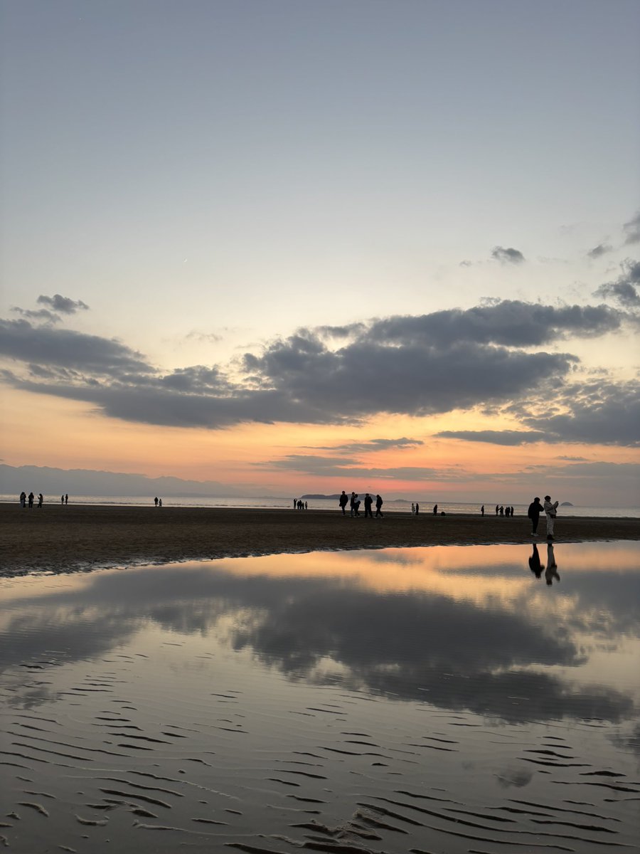 0112Zzz's tweet photo. あけましておめでとうございます。
地元の海、香川の海、高知の海から
始まる年末年始でした。
今年も楽しく頑張っていこう！ https://t.co/ZjabMfMhgG