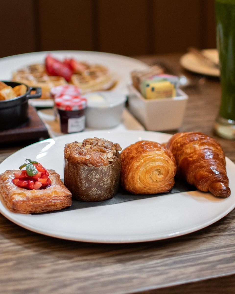 Wake up with Mooo Beacon Hill! Enjoy breakfast with us daily from 7 AM to 10:30 AM. Make your reservation at MoooRestaurant.com