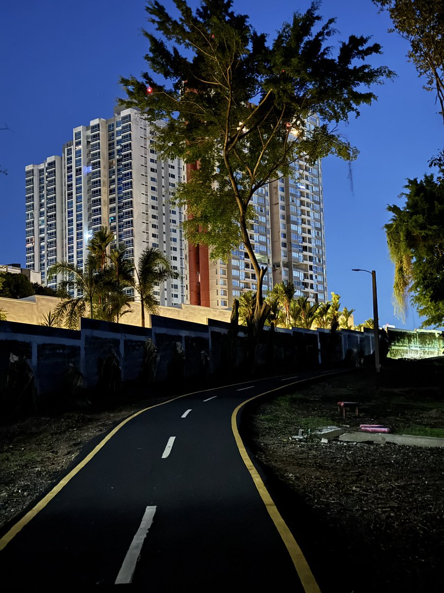 Domingo 5:59 am Panamá 🇵🇦