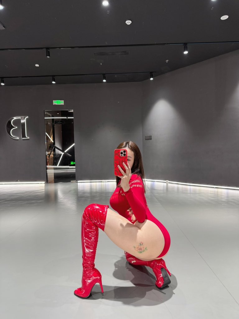 红红火火🔥 https://t.co/q4B5jk6Lgm