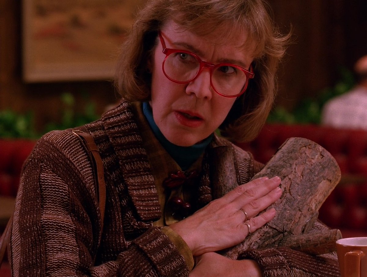 BlackLCult's tweet photo. The Log Lady. https://t.co/YrVxClkIx3
