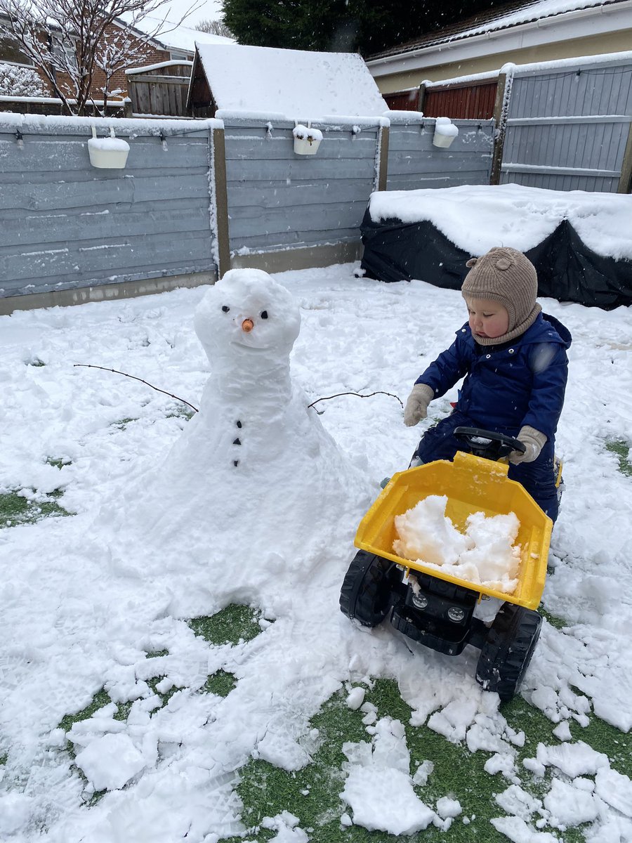 talbot_beth's tweet photo. Mornings in the snow ⛄️❄️🌨️
@_Si_Griff https://t.co/oycZfzqkHY