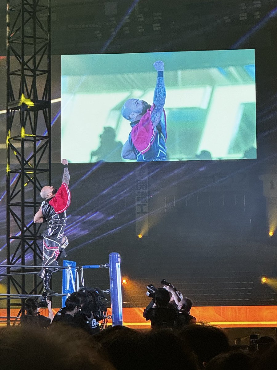 aibaaiai's tweet photo. まほねぇにリコシェ選手を生で観てもらえたことが嬉しかった！
リコシェ選手は私が初めて好きになった外国人選手でして✨
日本からいなくなると知ったあの時、初めての感情が…！
何年ぶりだろう。
今年こうして生でまた観ることができて本当に本当に嬉しかった😭
#njWD #njpw https://t.co/wYkmzOJM3W