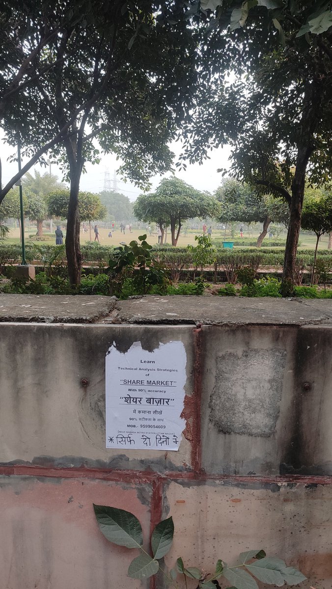 Secretsofstocks's tweet photo. Learn Technical Analysis in just 2 DAYS... 🤔

Just seen this poster today at Park wall....😄 https://t.co/AD6TwzhSqI