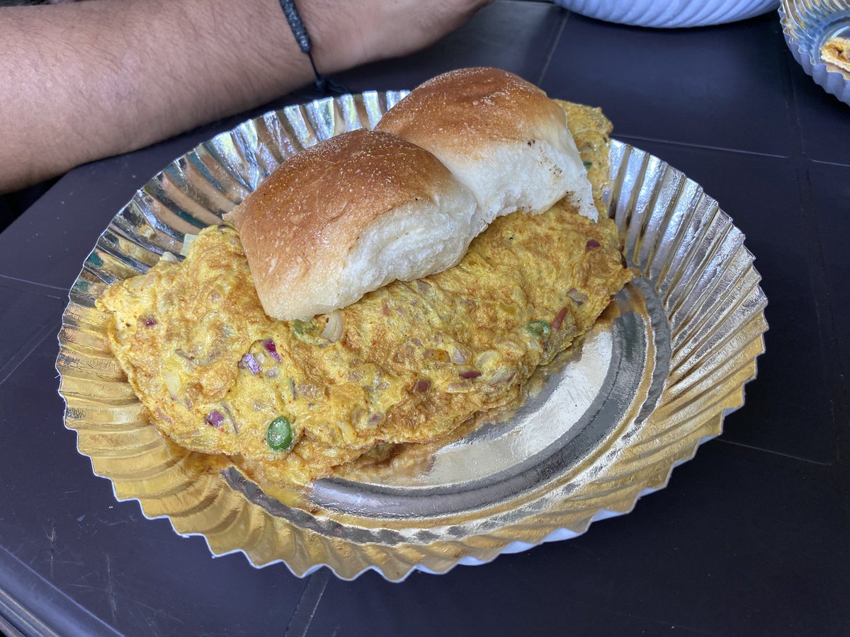 Commonman7777's tweet photo. ನಮ್ಮ ಊಟ !!!
#bread #breadomlet #BreadnButter #omlet https://t.co/IUSwHflX2z