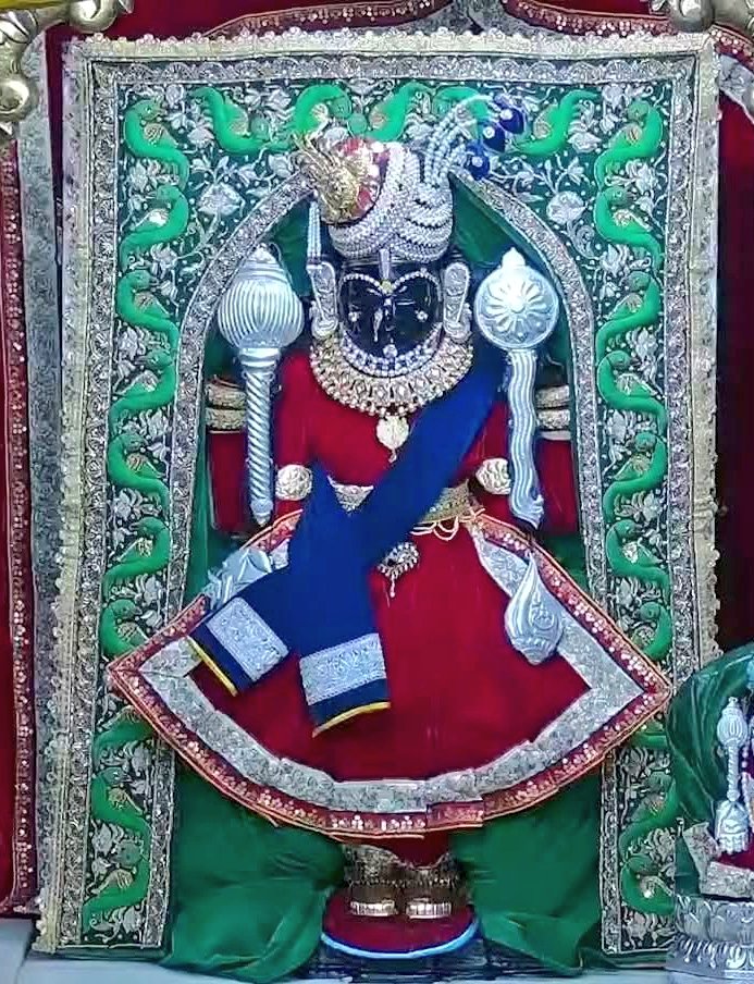 JaiDwarkadhish_'s tweet photo. 🌺 जय द्वारकाधीश 🌺
 🙏🏻 संध्या दर्शन 🙏🏻 https://t.co/pdGZrmauOi