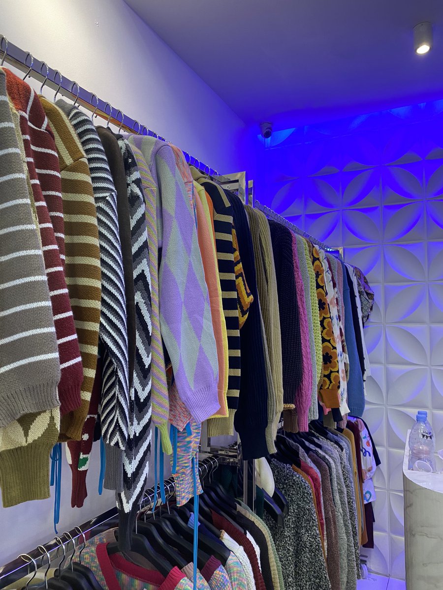 Thenameoflin's tweet photo. ""Kalo ke Bandung enaknya kemana aja ya?"

Mau flashback aku kemarin liburan ke bandung kemana aja &amp; minim budget! Mulai dari hotel, makan, sampe tempat wisata

Yang mau liburan ke Bandung boleh di cek dibawah dulu https://t.co/2EiA91jzgi
