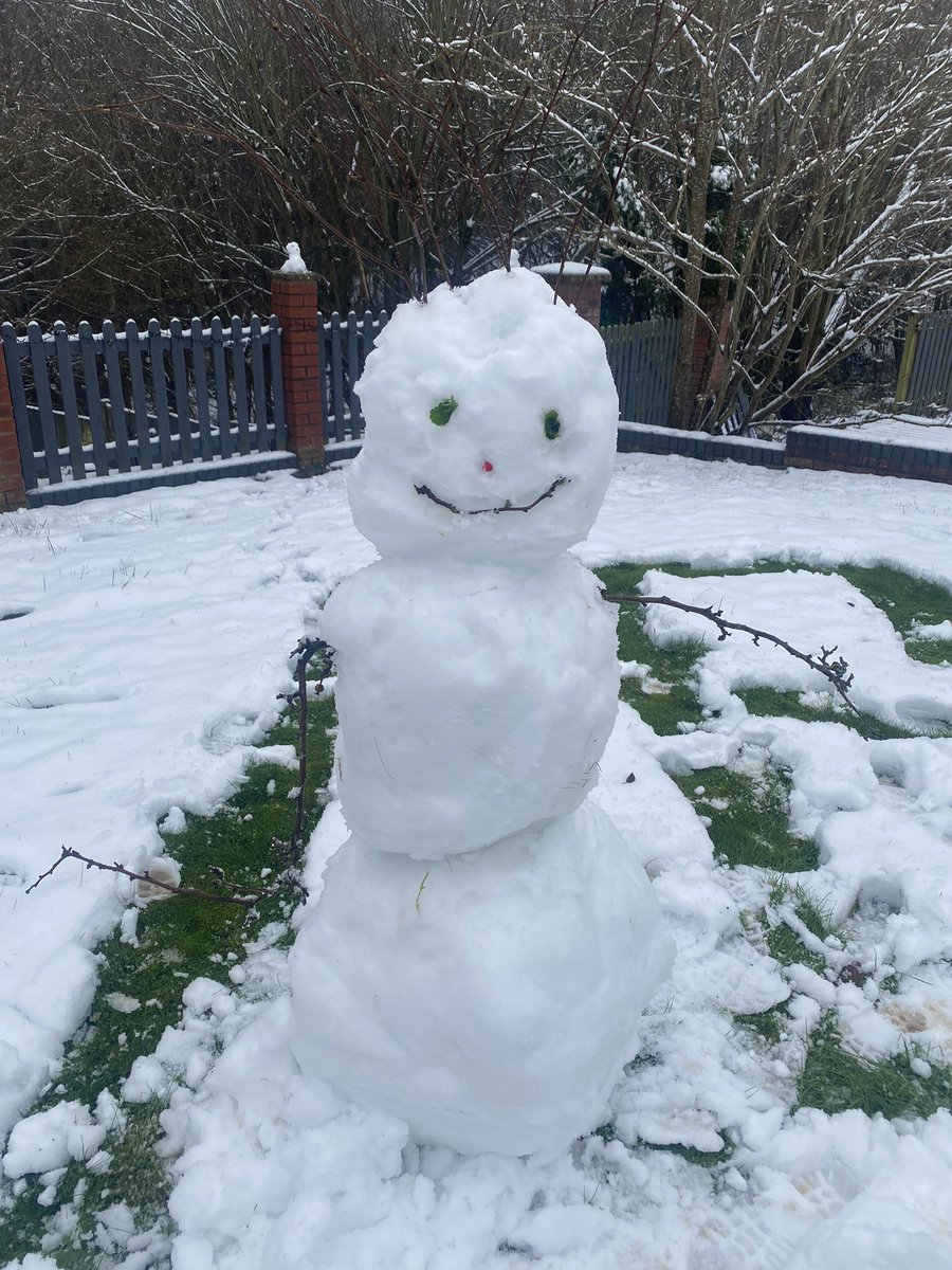 yowenjones's tweet photo. Well I had to make a snowman today โ๏ธ#beingcreative #beinghealthy Mrs N https://t.co/bGSdOcGMT7